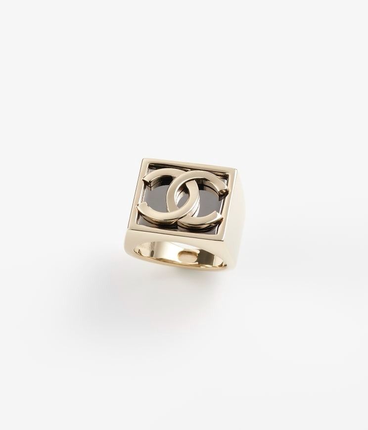 ☆シンプルで使いやすい♪【CHANEL】CCロゴ リング☆ (CHANEL