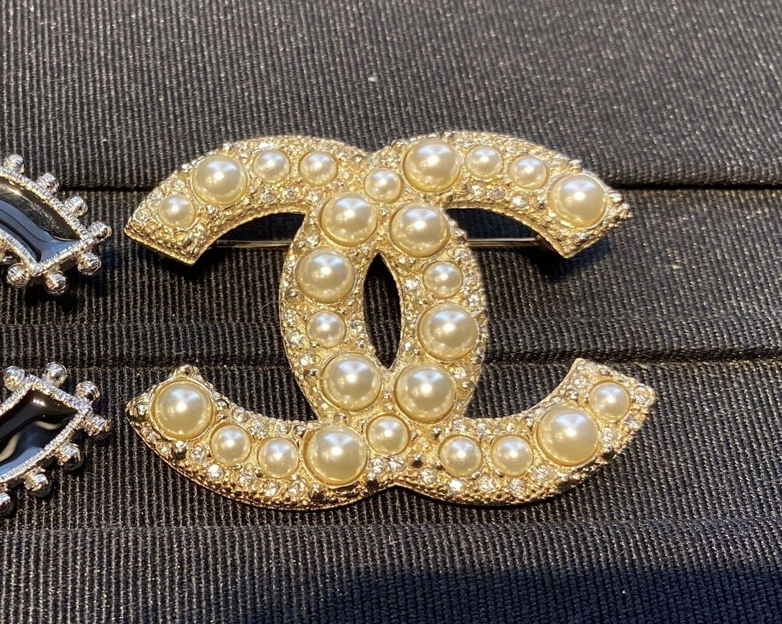 新作CHANEL☆シャネル パールブローチ 超入手困難 直営店1点 (CHANEL