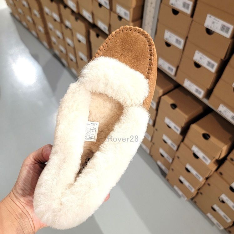 セール【UGG】Dakota ☆ こぼれ W ファーモカシン ☆使える1足♪ セール【UGG】Dakota ☆ファーモカシン ☆ 海外風♪ 使える1足