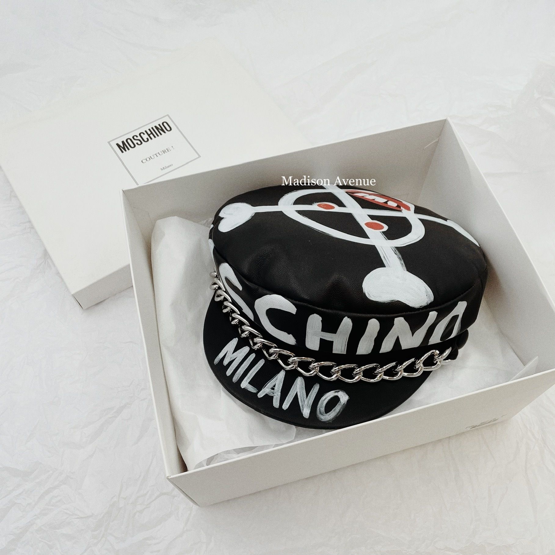 MOSCHINO チェーンリンク ＆ スカルエンブレムレザーハット MOSCHINO チェーンリンク ＆ スカルエンブレムレザーハット