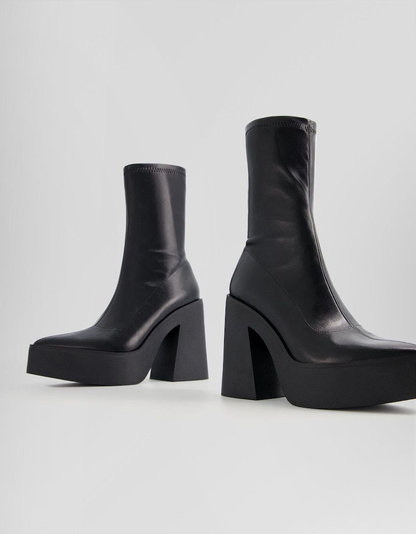スペイン発送 Bershka プラットフォームヒールアンクルブーツ (Bershka