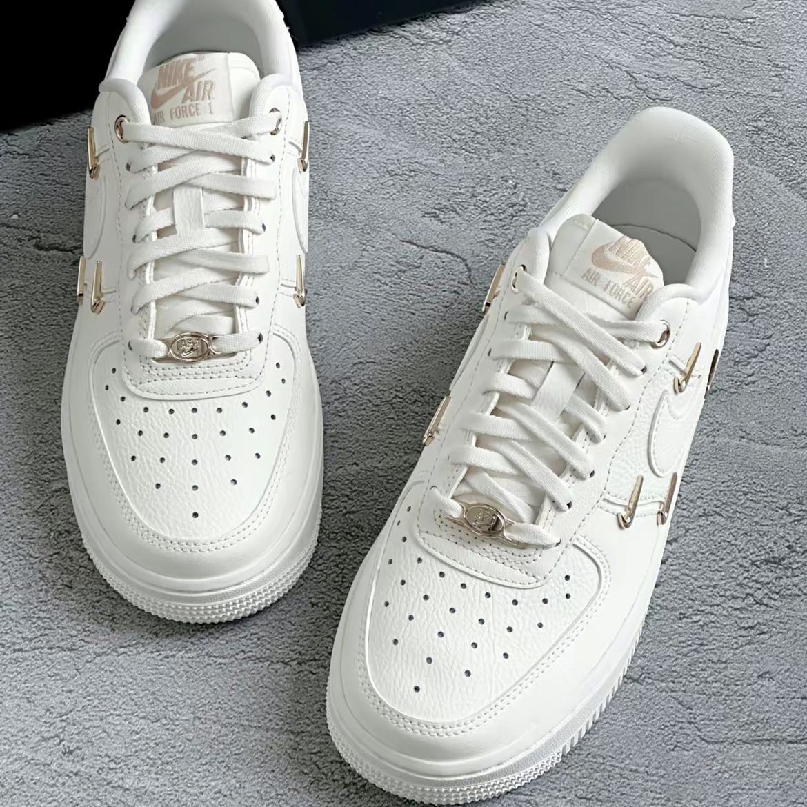 ☆ナイキ☆Nike Air Force 1 Low Mini Gold エア フォース 1