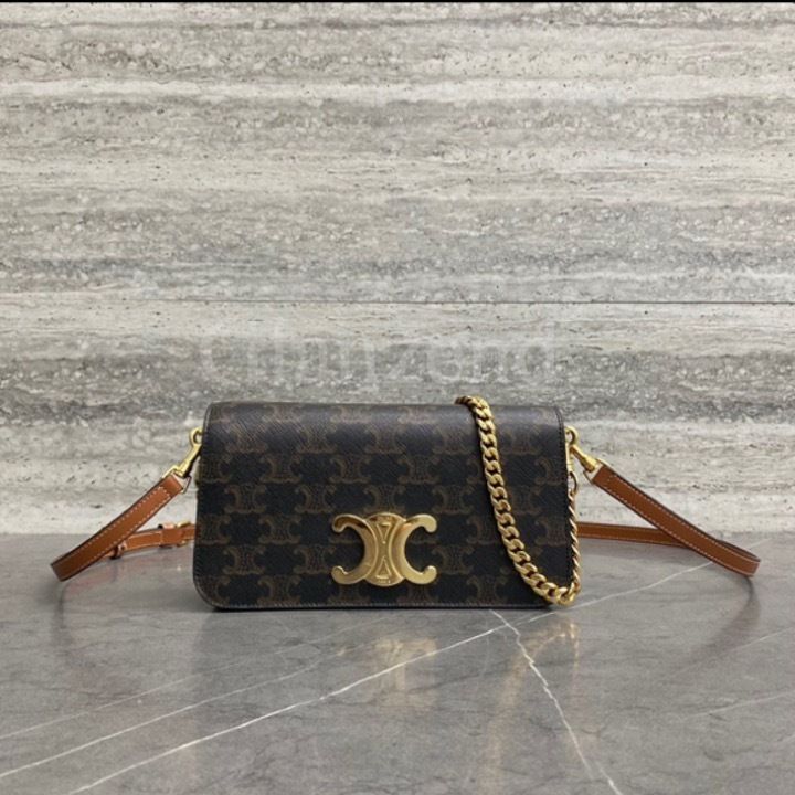 ☆大人気☆【CELINE】トリオンフキャンバス マルチポシェット