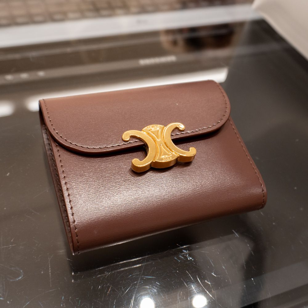 CELINE セリーヌ サイフ CELINE セリーヌ 財布 二つ折り ベルトフラップ ミディアム