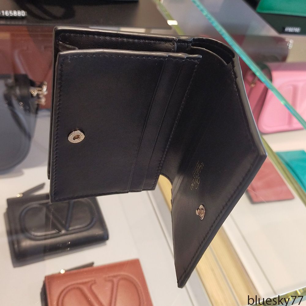 すぐ届く！VALENTINO（ヴァレンティノ）Vロゴ 二つ折り財布