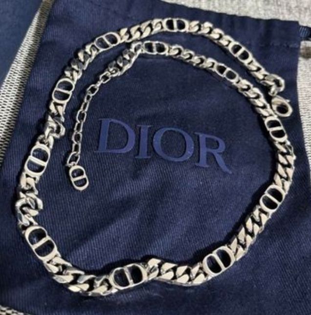 モダンで大胆な魅力＊Dior CD ICON チェーンリンク ネックレス DIOR | CD Icon チェーンリンク ネックレス 真鍮