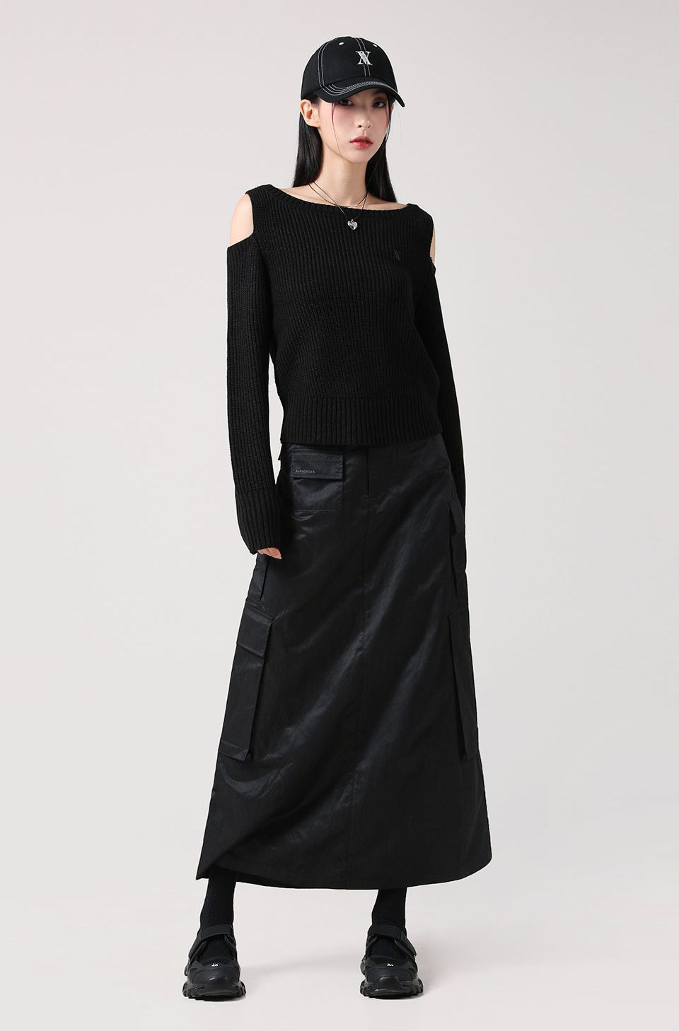 AVANDRESS★韓国★人気★hole-cut crop tee 5色/追跡あり MUSINSA公式 | AVANDRESS hole-cut Cropped T-Shirt BLACK