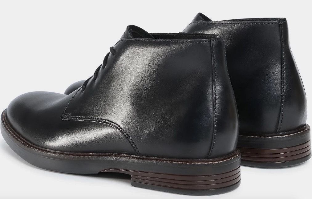 CLARKS チャッカ プレーン ブーツ ブラック レザー スニーカー CLARKS チャッカ プレーン ブーツ ブラック レザー スニーカー
