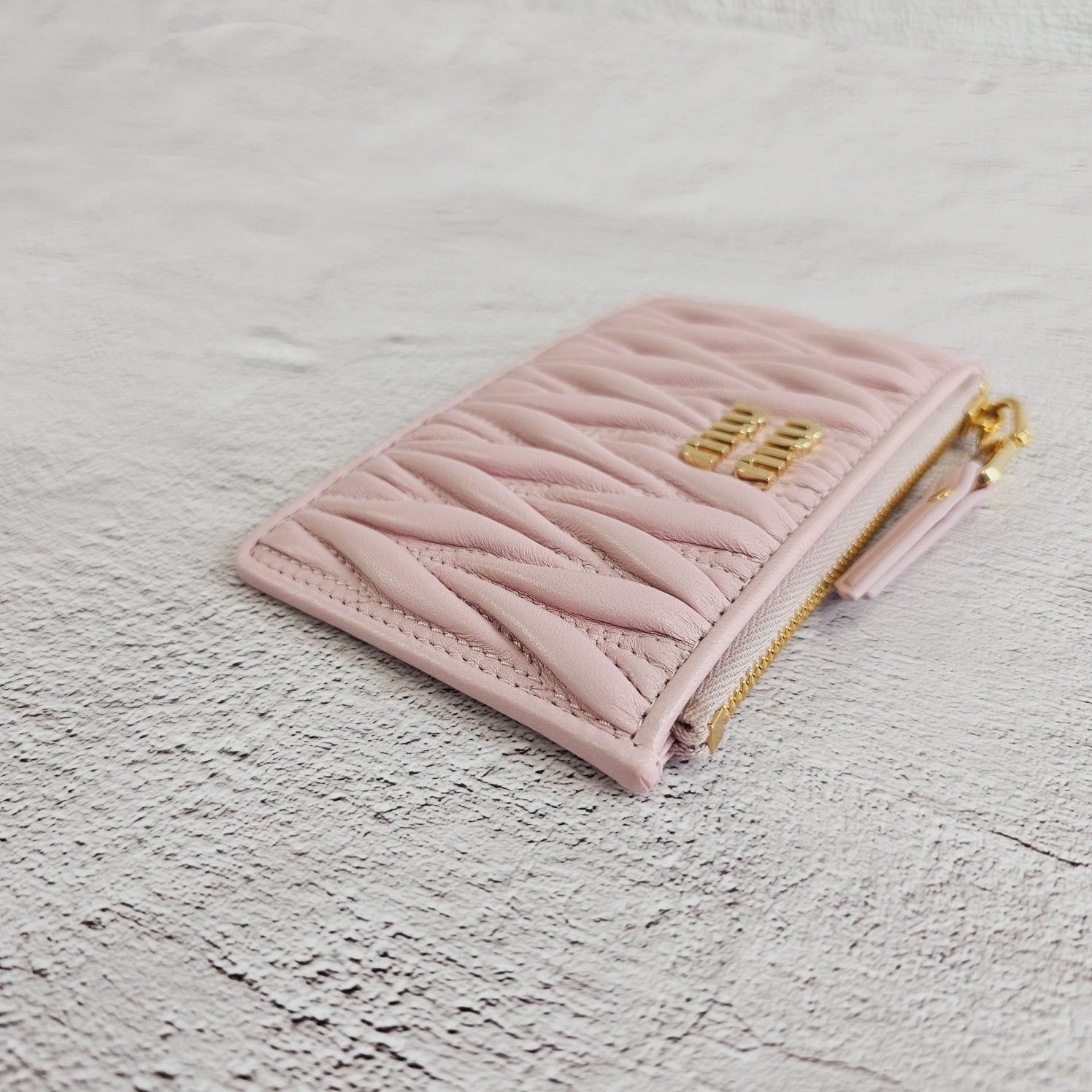 MIU MIU - 定価の約半額♡マドラス ラブ エンベロープ財布の通販