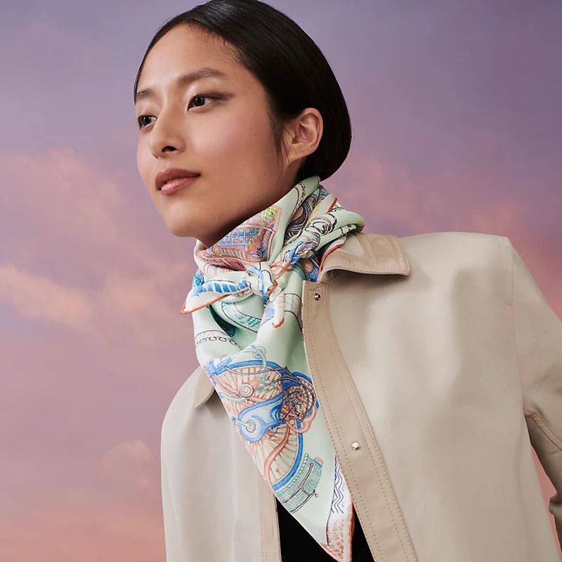 【奇抜でかわいいデザイン♪】★エルメス★スカーフ カレ90 2023 SS【HERMES】 カレ 90 《ブリッド・エ・デスタン》 (HERMES