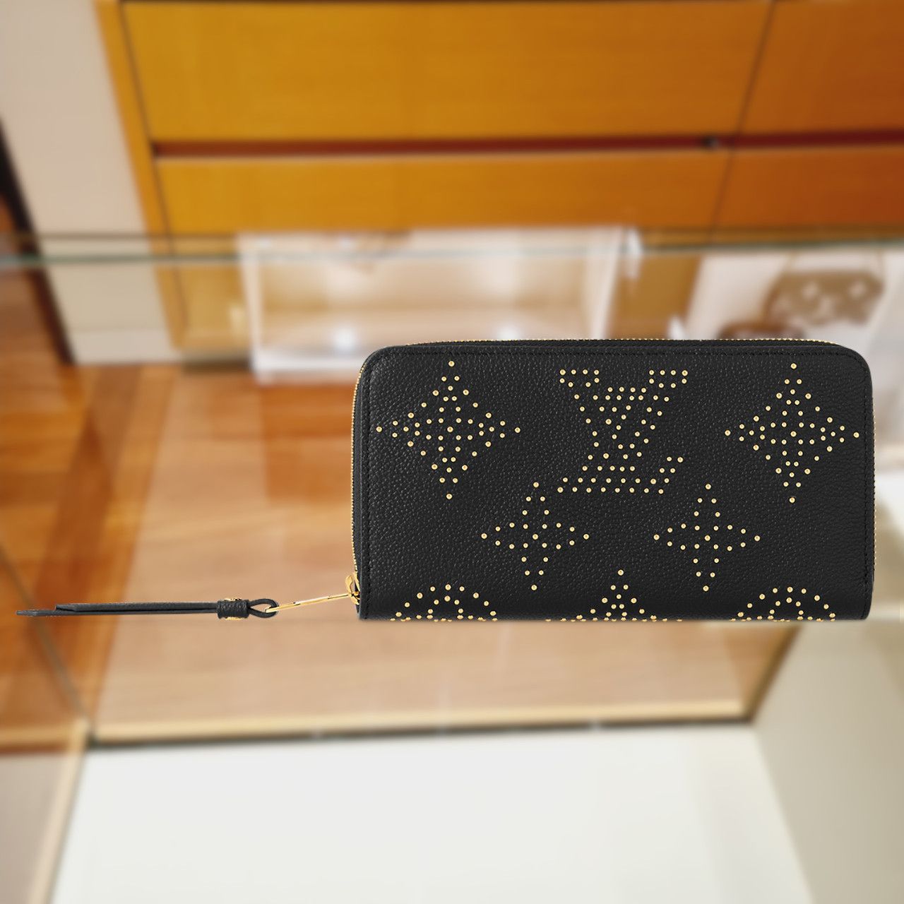 LOUIS VUITTON】ジッピー・ウォレット スタッズ アンプラント