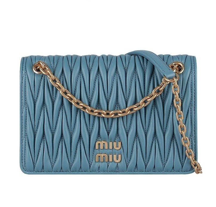 MiuMiu(ミュウミュウ)/正規品/関税送料込み MATELASSE MINI BAG miu miu（ミュウミュウ）の「Miu Miu Matelasse Flap Crossbody