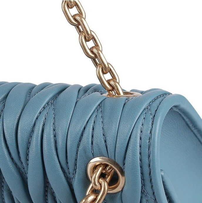 『MiuMiu』 正規品/関税送料込み MATELASSE ショルダーバッグ 関税負担なし☆MiuMiu ミュウミュウ マテラッセレザーミニバッグ