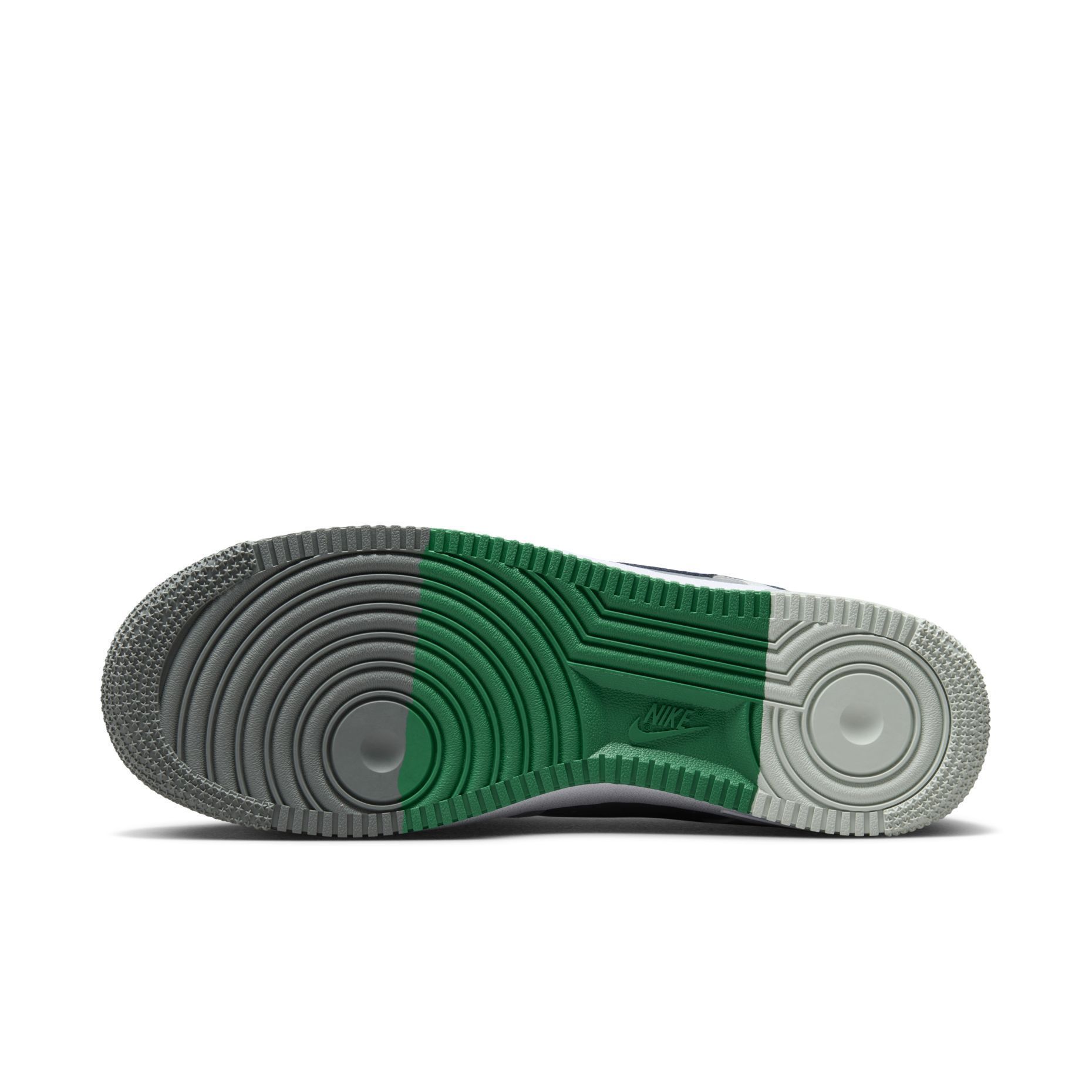 NIKE】エア フォース 1 '07 LV8☆AIR FORCE 1 '07 LV8 (Nike