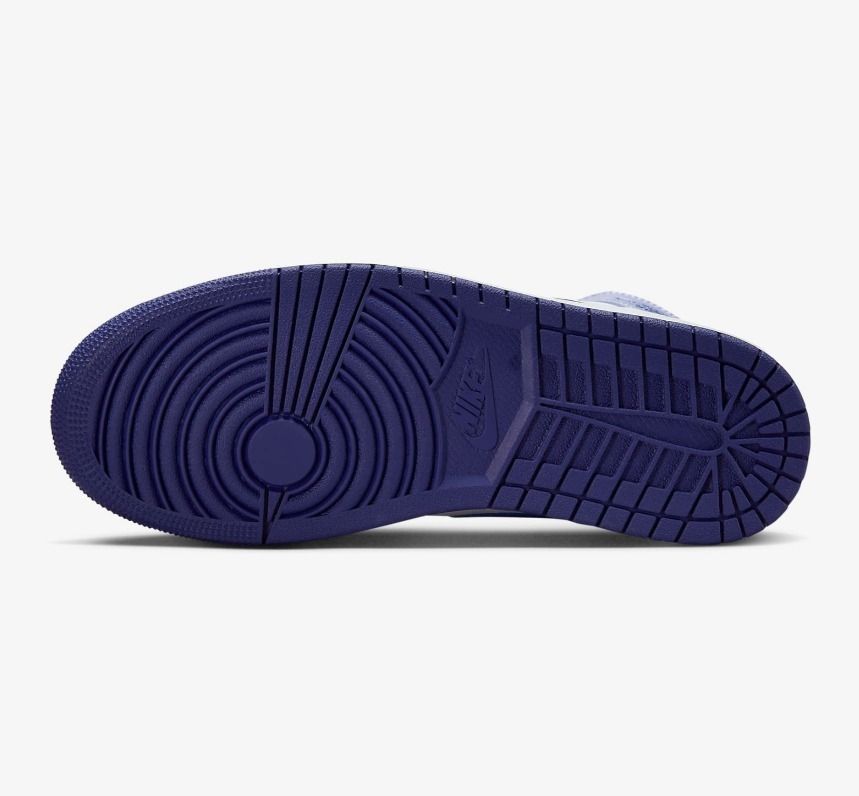 ★韓国の人気【NIKE】★NIKE AIR JORDAN 1 MID★25-31cm★ ☆韓国の人気【NIKE】☆NIKE AIR JORDAN 1 MID☆25-31cm☆ (Nike