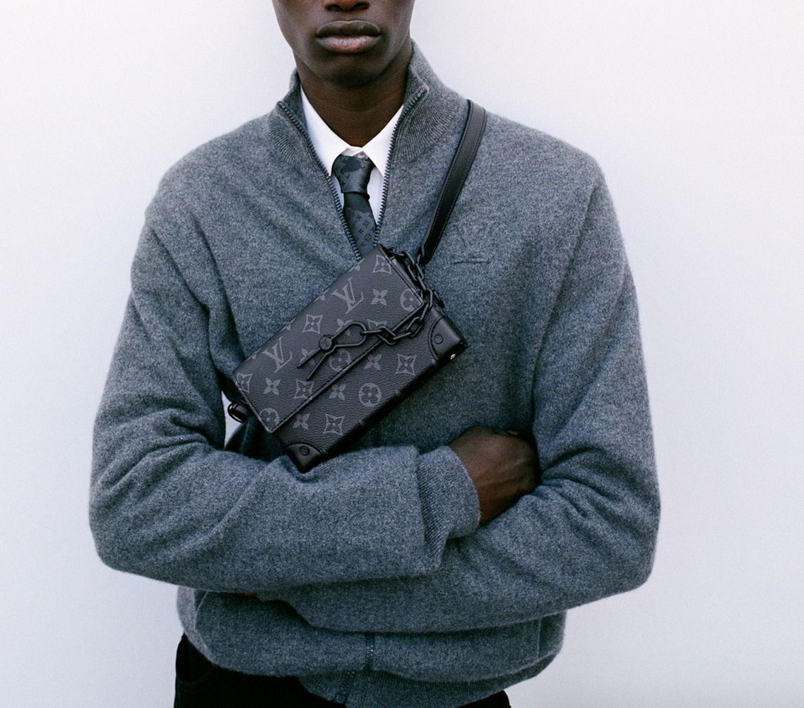 大人気《LOUIS VUITTON》スティーマー・ウェアラブル ウォレット