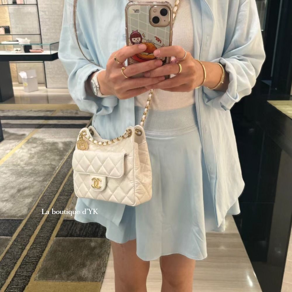 ☆お洒落なカタチ♪【CHANEL】スモール ホーボーバッグ