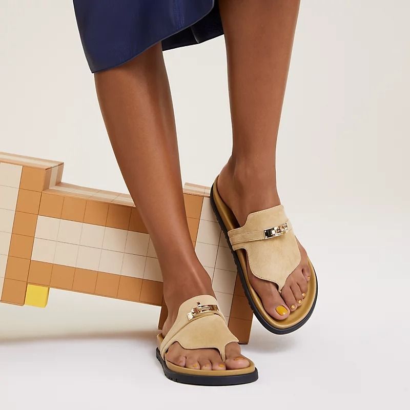 【足元までクールに美しく】HERMES サンダル アンピール サンダル 《アンピール》 | Hermès - エルメス-公式サイト