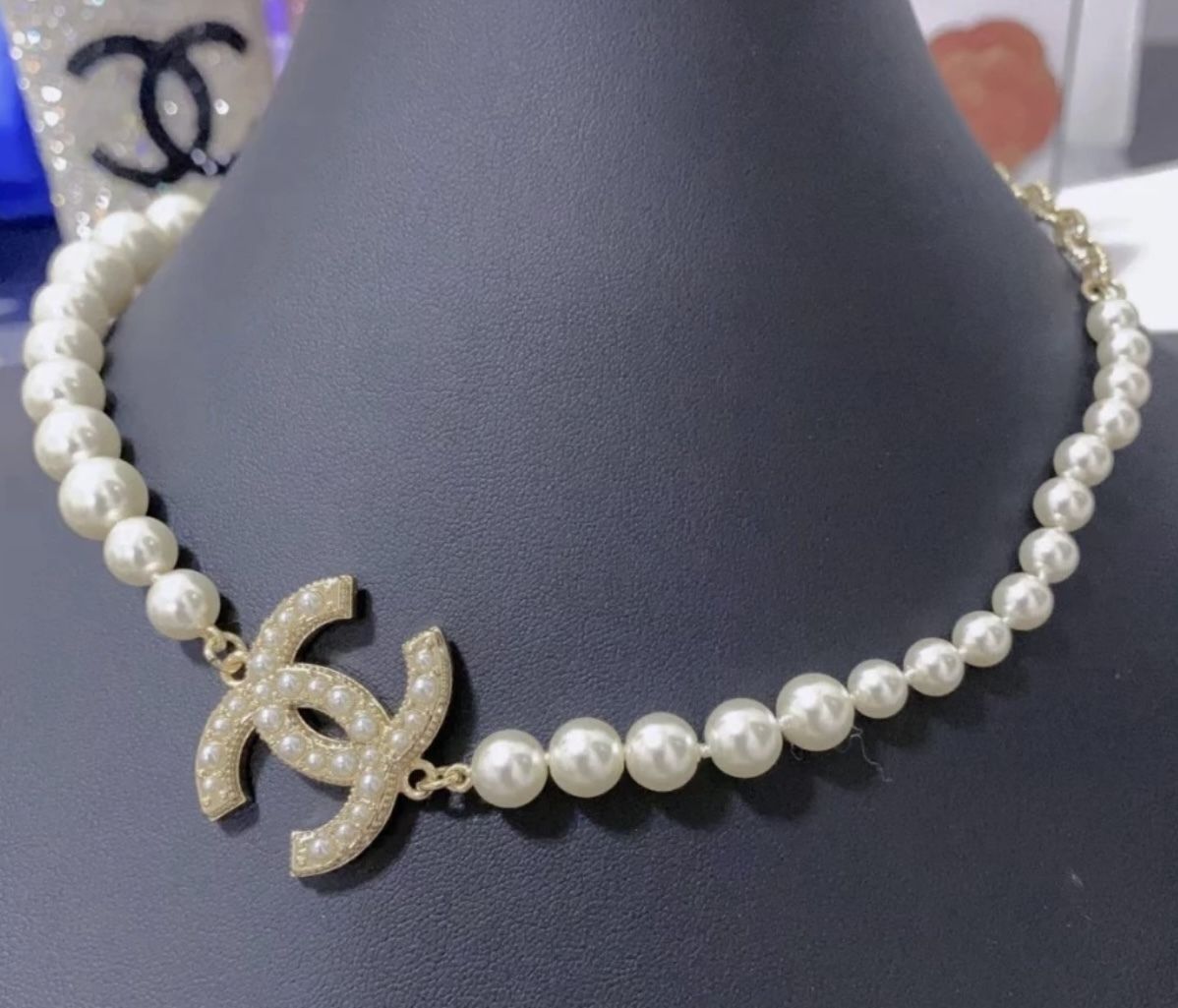 スター&パールが魅力♪【CHANEL】 CCロゴパールスターネックレス