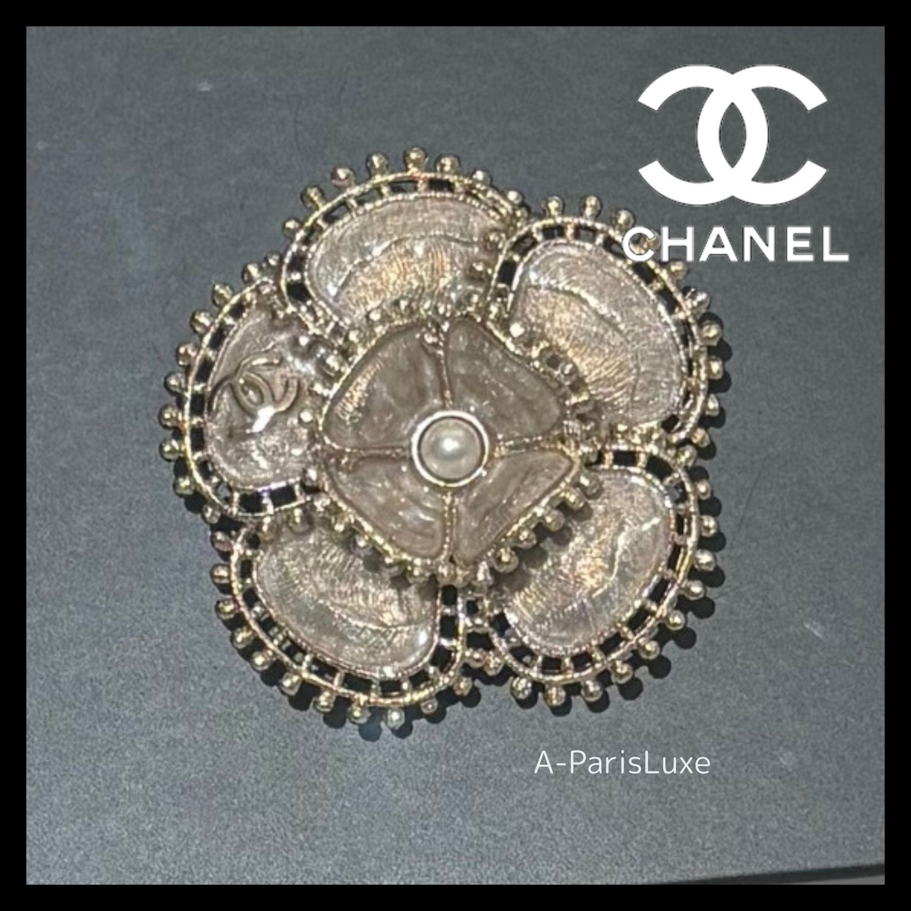 最新作☆CHANEL ゴールドカメリア ブローチ (CHANEL/ブローチ