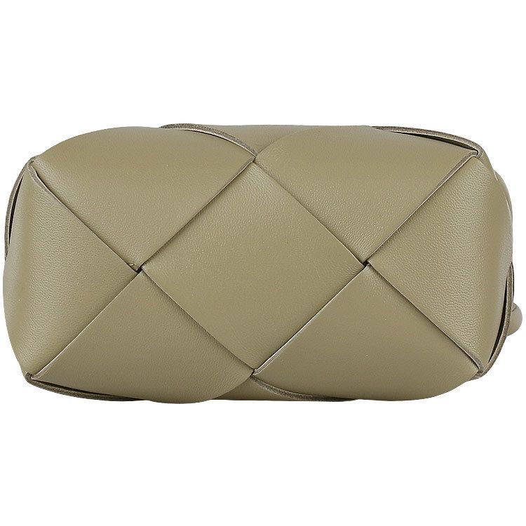 ★関税込★BOTTEGA VENETA★MINI CASSETTE CAMERA BAG ポリッジ BOTTEGA VENETA MINI CASSETTE CAMERA BAG (BOTTEGA VENETA