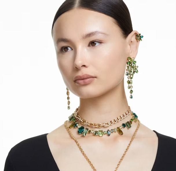 SWAROVSKIスワロフスキー Gema フラワーピアス 追跡送料関税込