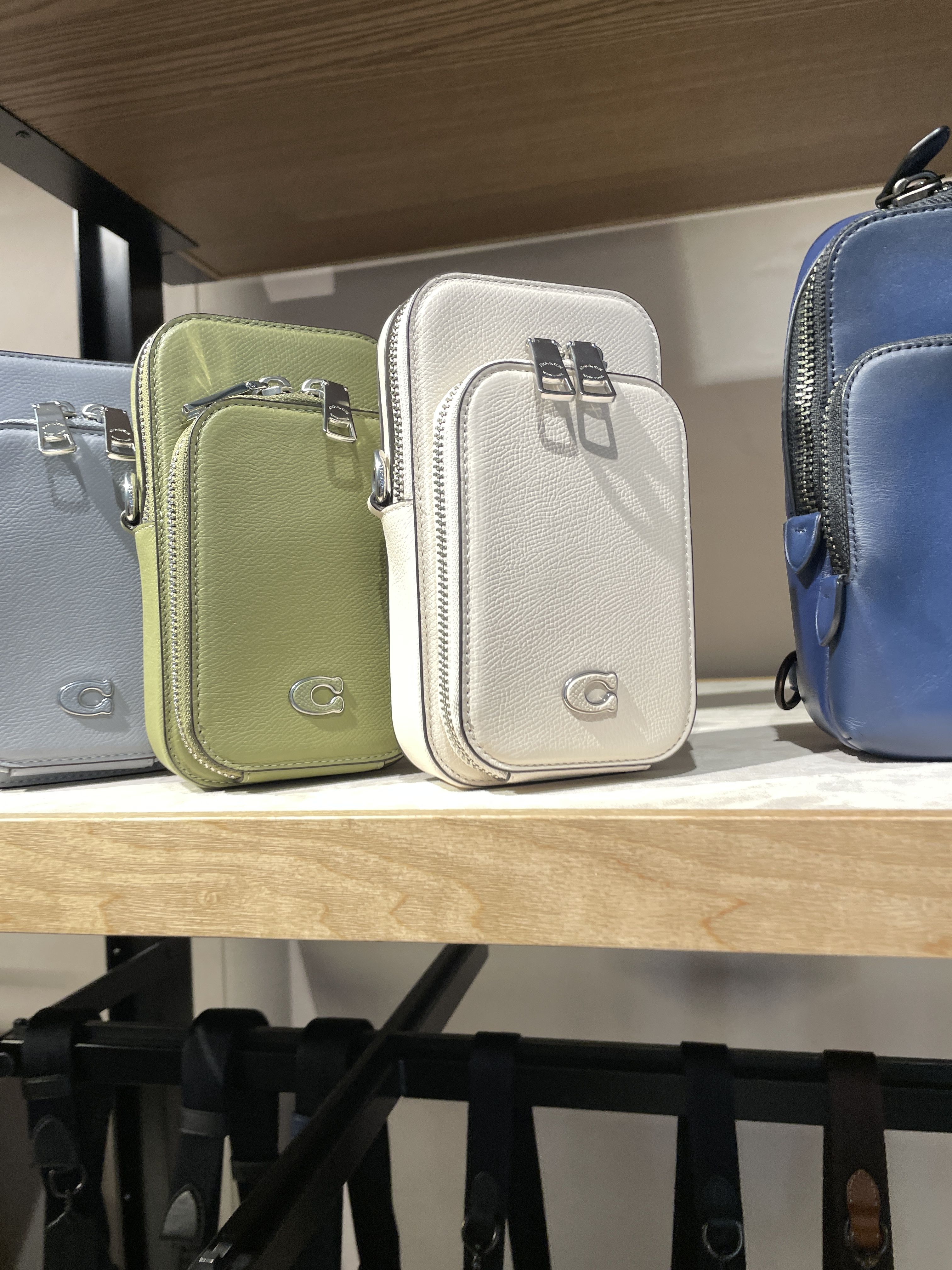 COACH（コーチ）の「フォーン クロスボディ（ショルダーバッグ