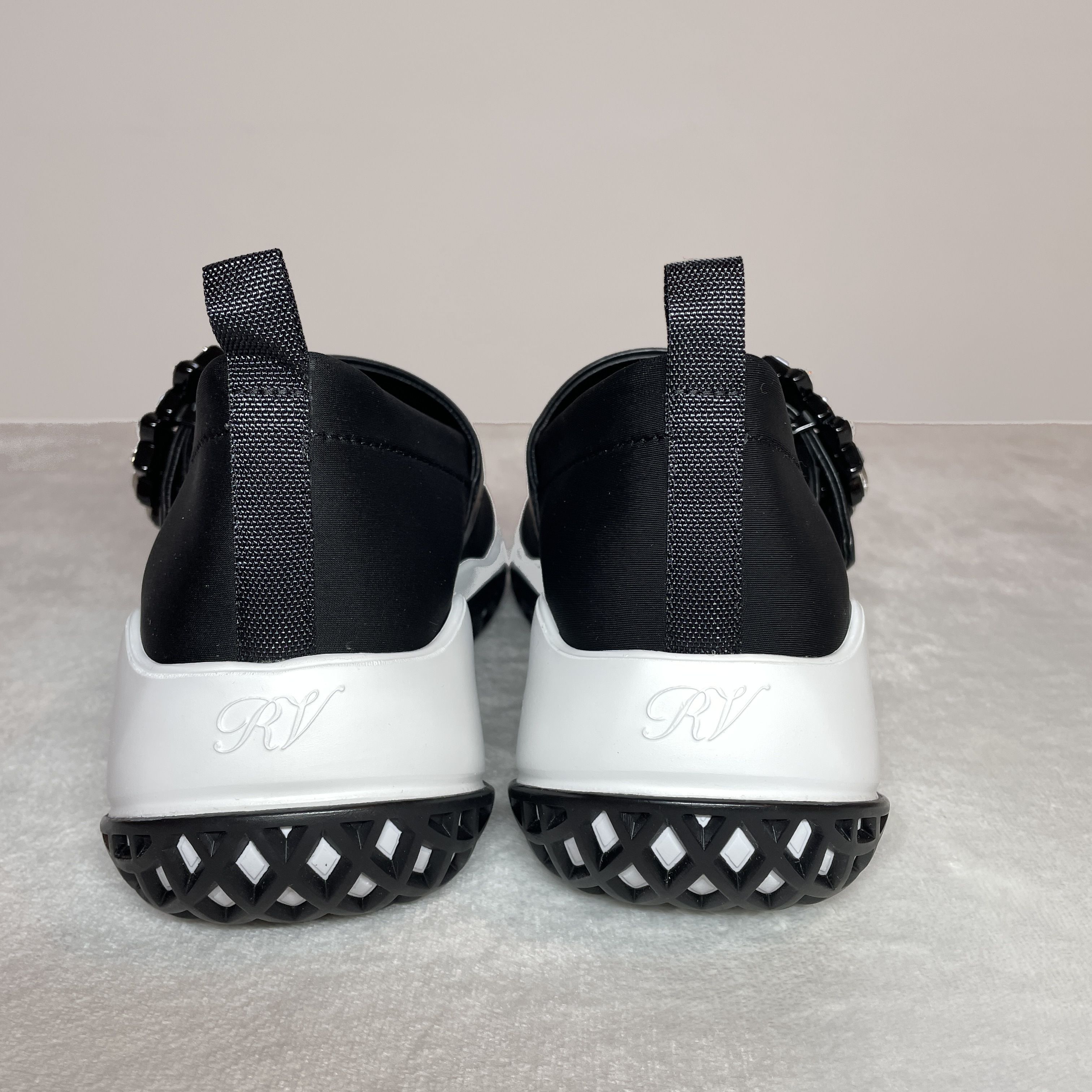 Roger Vivier/Viv' Run ストラスバックル テクニカル バレリーナ