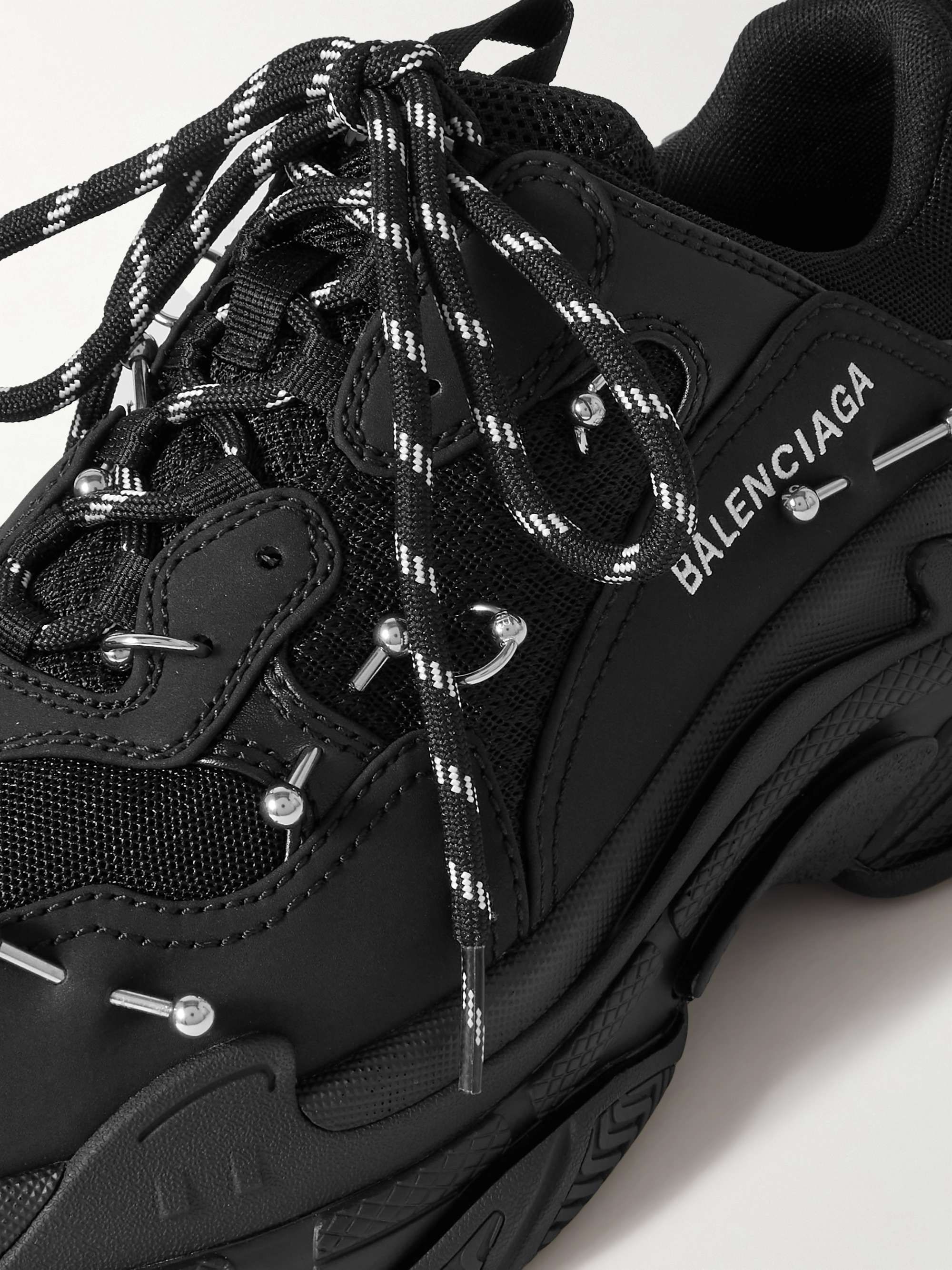 入手困難 BALENCIAGA TRIPLE S ピアス スニーカー 入手困難 BALENCIAGA TRIPLE S ピアス スニーカー (BALENCIAGA