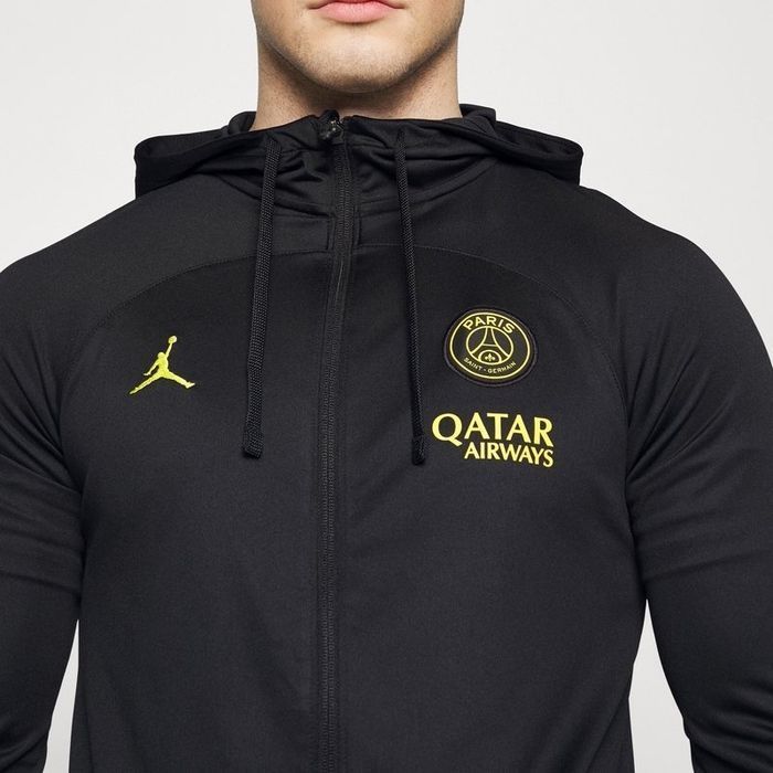 関税込【 NIKE 】JORDAN×PSGコラボ フード付 上下セットアップ 関税込【 NIKE 】JORDAN×PSGコラボ フード付 上下セットアップ