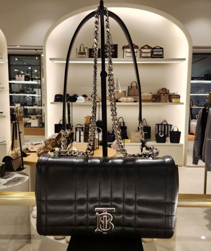 ★送料・関税込★BURBERRY★キルティングレザー ローラバッグ★ BURBERRY】バーバリー『キルティングレザー ローラ クロスボディ