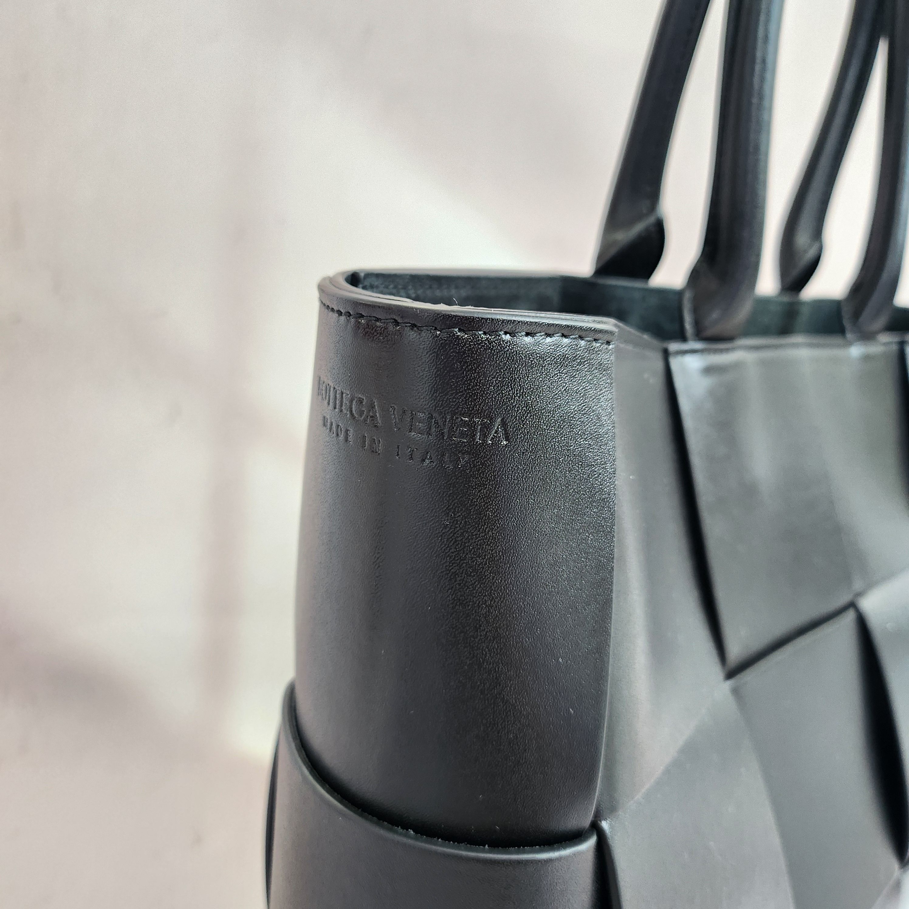 ☆人気☆【BOTTEGA VENETA】☆ミディアム アルコ トートバッグ