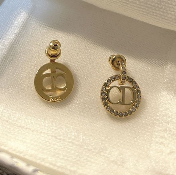 【プレゼントで喜ばれる】Dior ピアス Clair D Lune DIOR CLAIR D LUNE ピアス メタル & クリスタル ☆国内発送