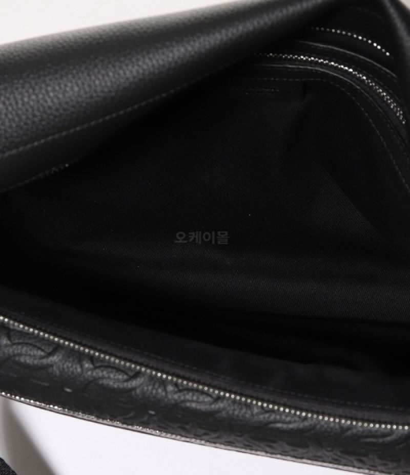 ★Ferragamo★241303 763368 カンチニ クロスバッグ 241303 763368 FERRAGAMO(フェラガモ) - 海外通販のBUYMA