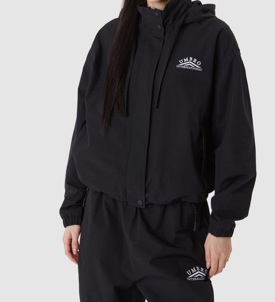 UMBRO■Revolt Women Hoodie Windbreaker Jacket■送料込 UMBRO□Revolt Women Hoodie Windbreaker Jacket□送料込 (UMBRO