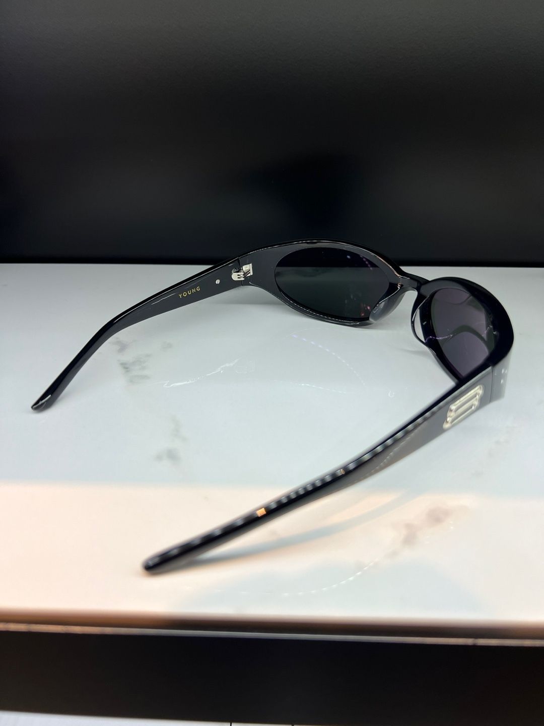 正規品◆GENTLEMONSTER◆ YOUNG◆ヤング◆SUNGLASSES 正規品◇GENTLEMONSTER◇ YOUNG◇ヤング◇SUNGLASSES (Gentle