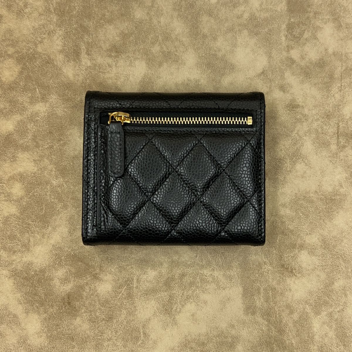 シャネル CHANEL 2つ折り財布 キャビアスキン スモール