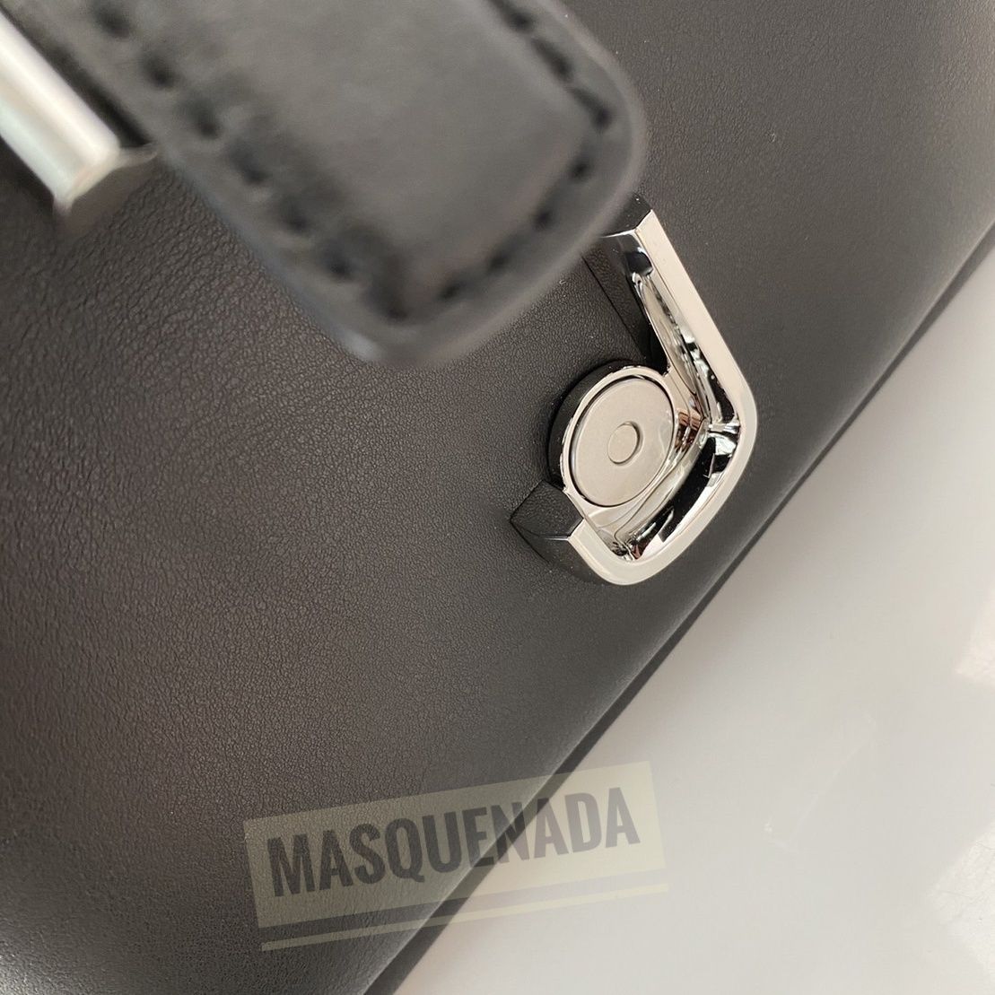 セール☆MARC JACOBS THE MINI CHAIN SATCHEL ストラップ2種 セール☆MARC JACOBS THE MINI CHAIN SATCHEL ストラップ2種