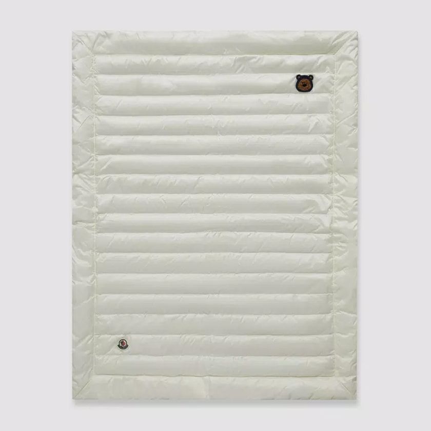 6万取引突破☆UPS速達便利用！【MONCLER BABY】ブランケット