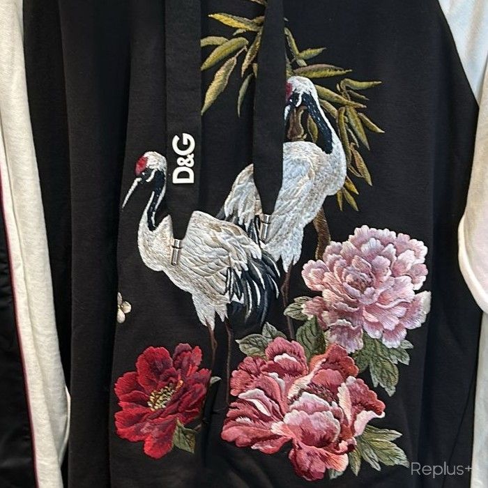 ドルチェ＆ガッバーナ エンブロイダリー パーカー ロゴ ホワイト Dolce&Gabbana】エンブロイダリー パーカー 和柄 ロゴ 長袖