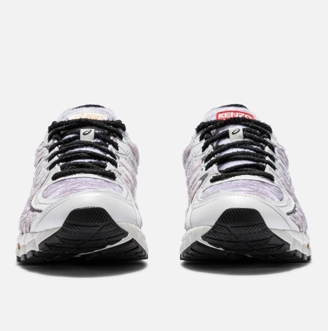 ハイセンスな【KENZO X ASICS】ロートップ スニーカー 24SS新作