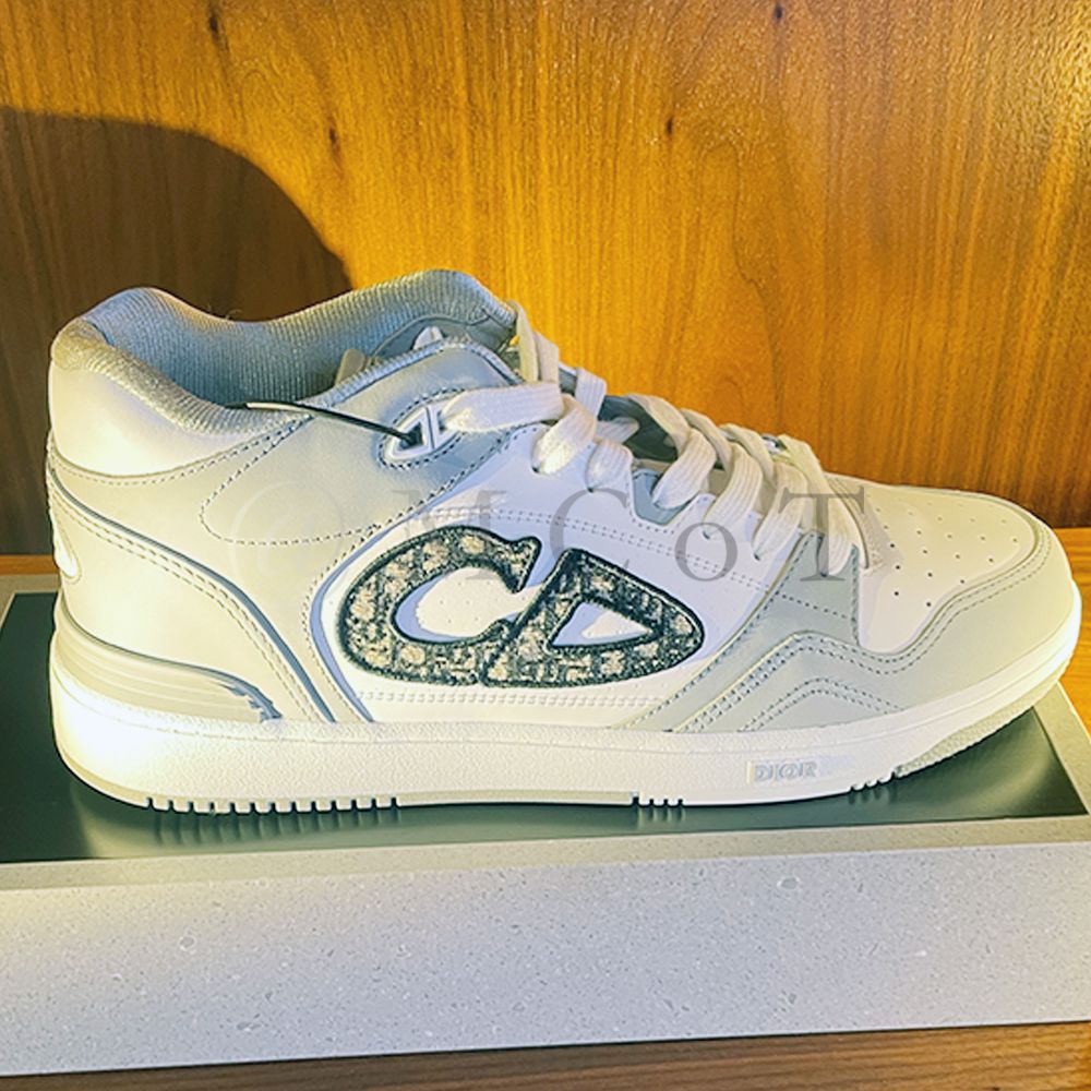 【お洒落でスタイリッシュ♪】Dior スニーカー Dior - ディオール DIOR スニーカーの通販 by KOMEHYO ONLINE
