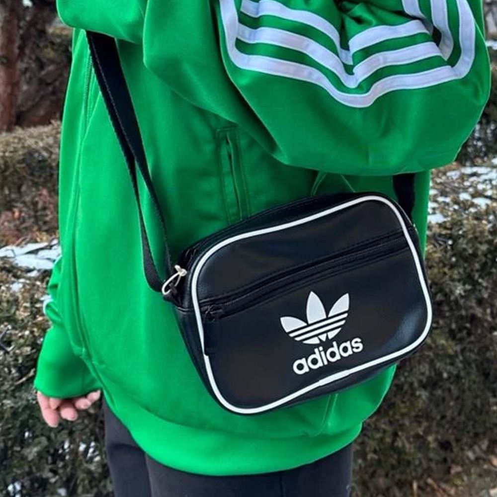 【ADIDAS ORIGINALS】★MINI AIRLINER BAG★正規品★ adidas Mini Airliner Bag - White | Free Shipping with