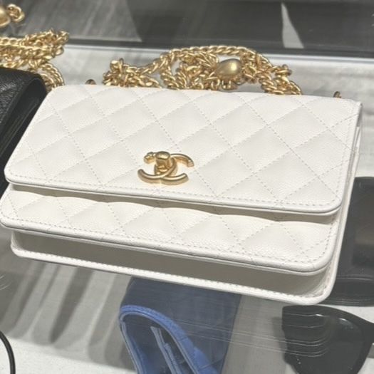 【ハートのロゴが可愛い♡】CHANEL チェーンウォレット ハートが可愛い☆CHANEL チェーン ウォレット 24aw 財布・小物