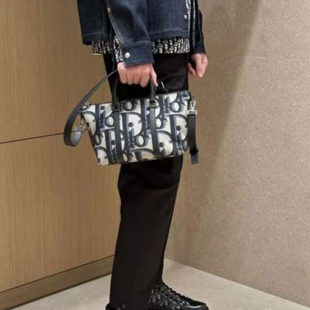 洗練されたデザイン♪【Dior】Weekender 25 バッグ (Dior