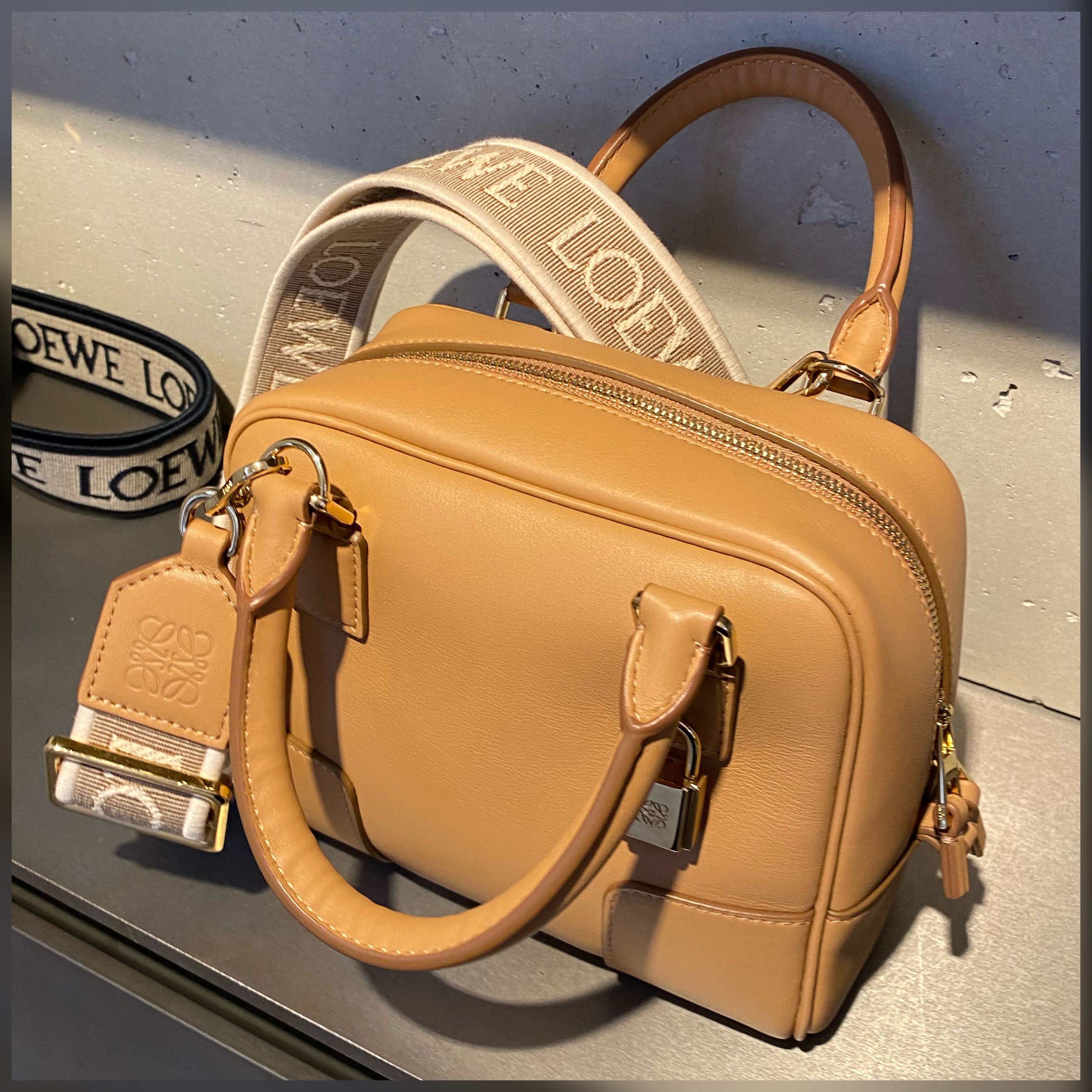 ファッション通販 安い LOEWE AMAZONA16 (LOEWE ロエベトップハンドルバッグ バッグ