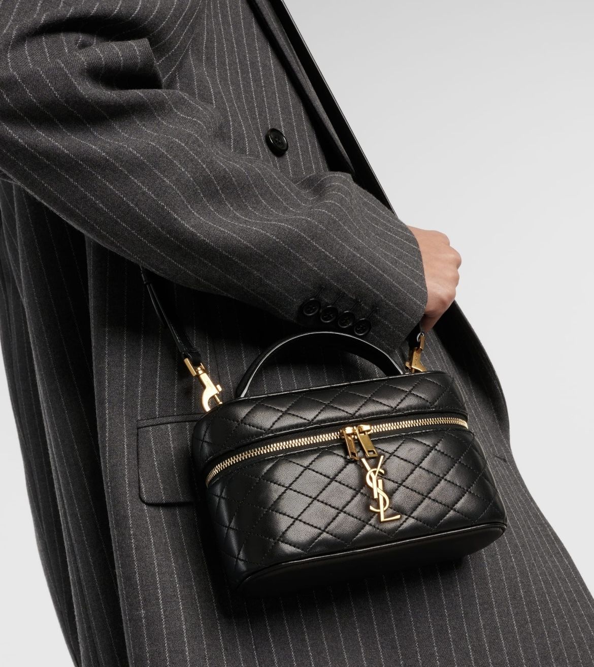 ★SAINT LAURENT★関税込♪日本未入荷♪ロゴ ショルダ-バッグ ☆SAINT LAURENT☆関税込♪日本未入荷♪Gaby バニティ バッグ