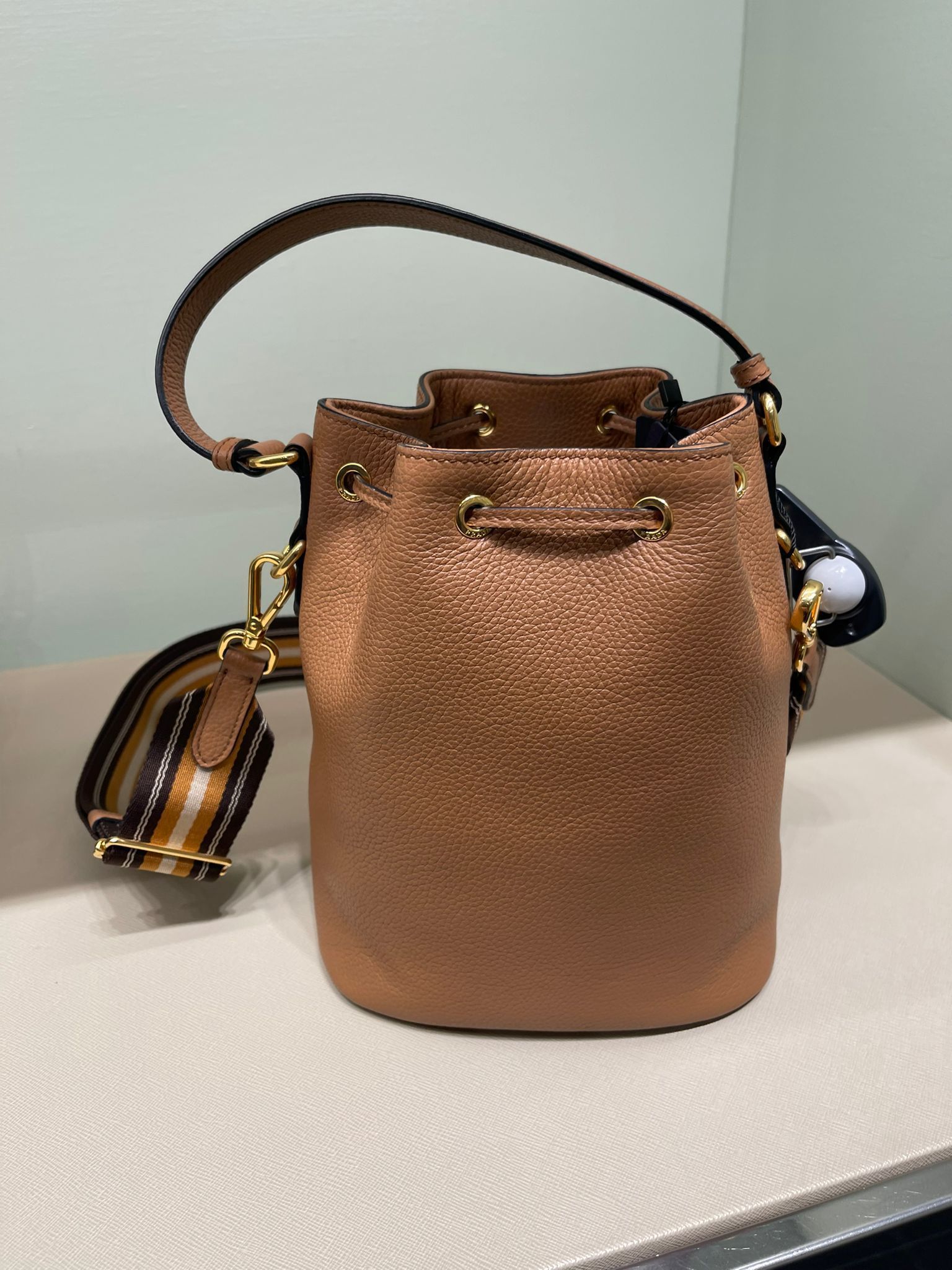数量限定!EXPRESS便可◎NO.1 ロングセラー PRADA/プラダ 1BE072 ☆直営店買付☆PRADA 1BE072 ハンドバック 斜めかけ/取り外し可