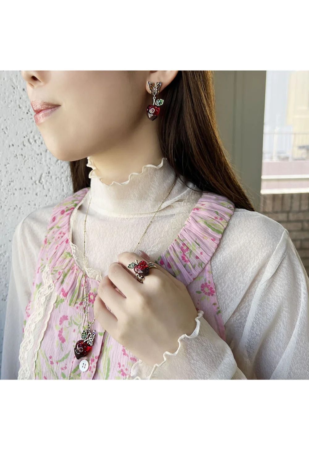 すぐ届く☆国内発送 ANNASUI(アナスイ)いちごモチーフネックレス