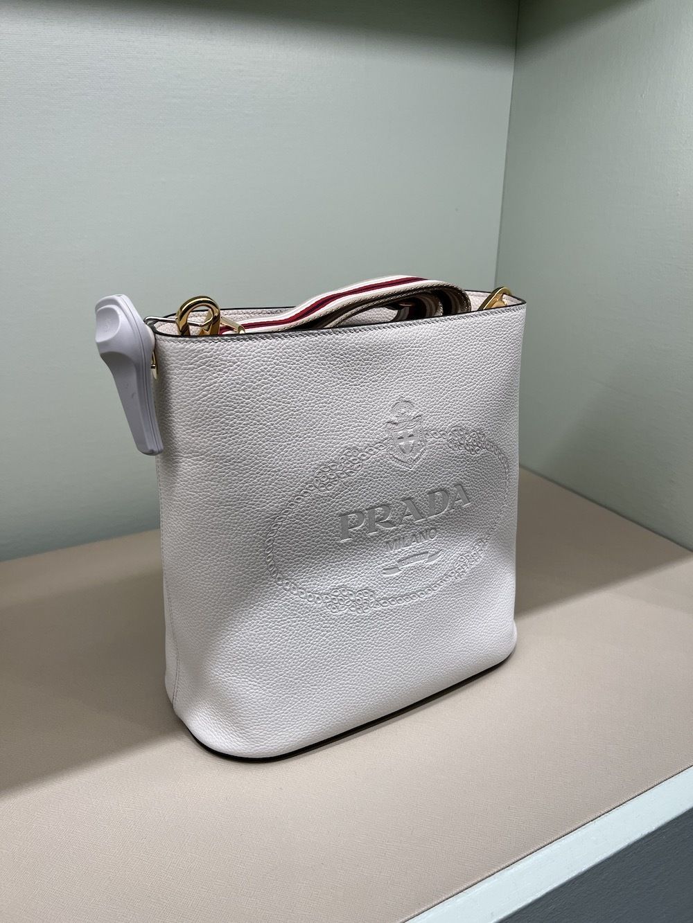 セール】PRADA ストラップ レザー 巾着バッグ 1BE072 (PRADA